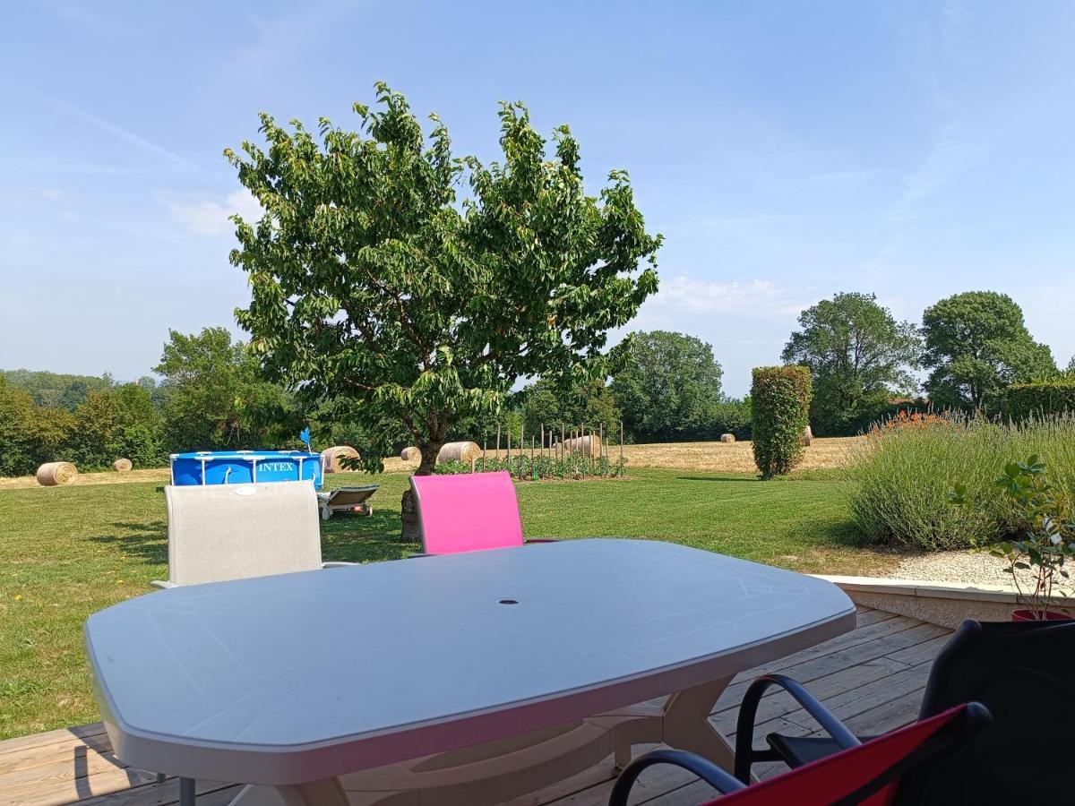 Studio Avec Terrasse Au Calme Jayat Eksteriør billede
