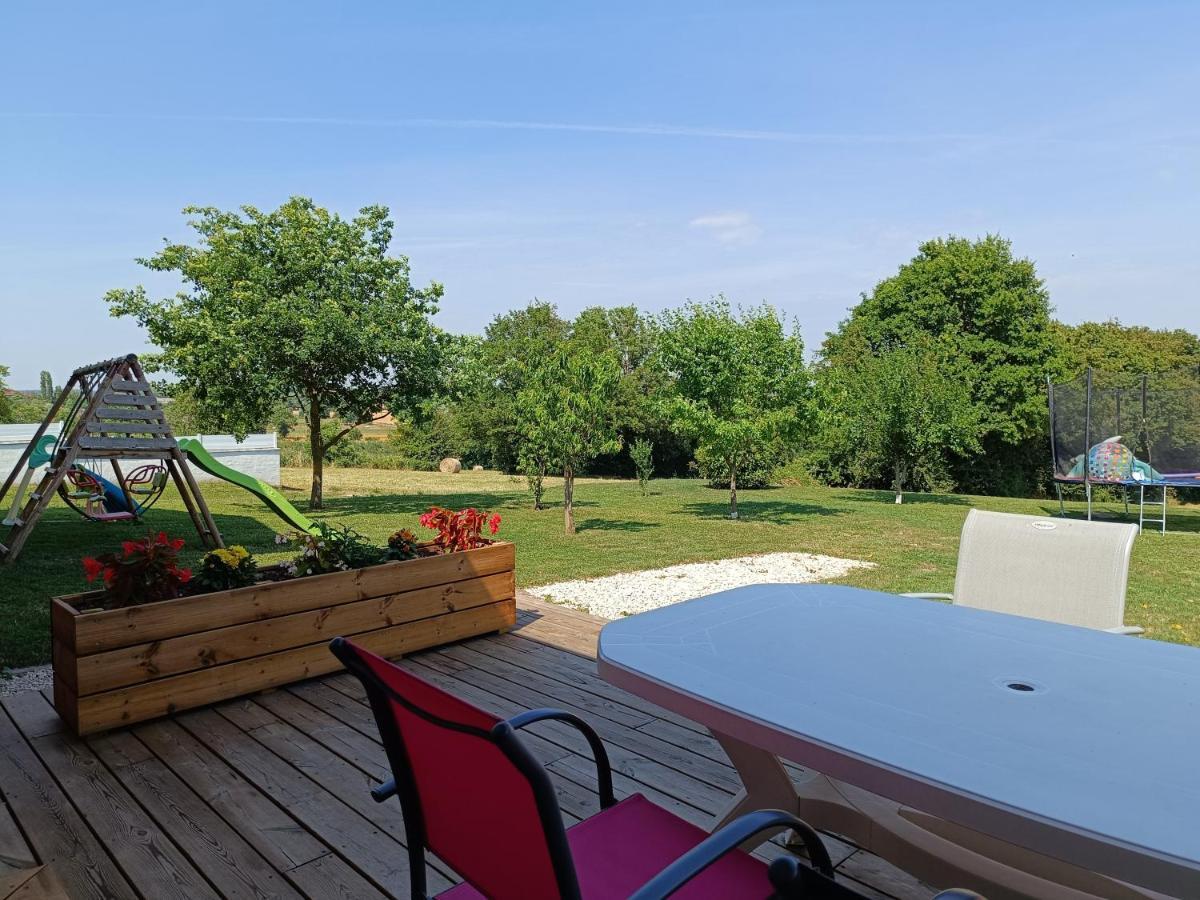 Studio Avec Terrasse Au Calme Jayat Eksteriør billede